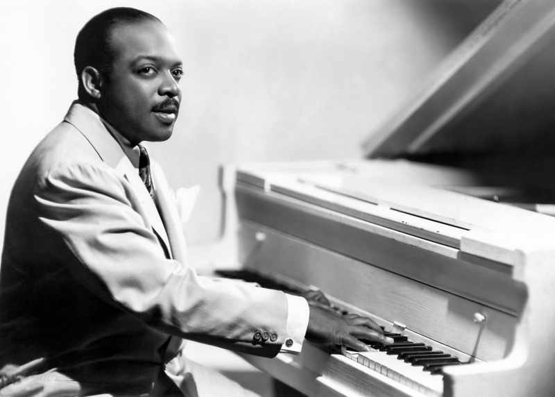 Count_Basie_(1955_Kriegsmann_portrait).jpg